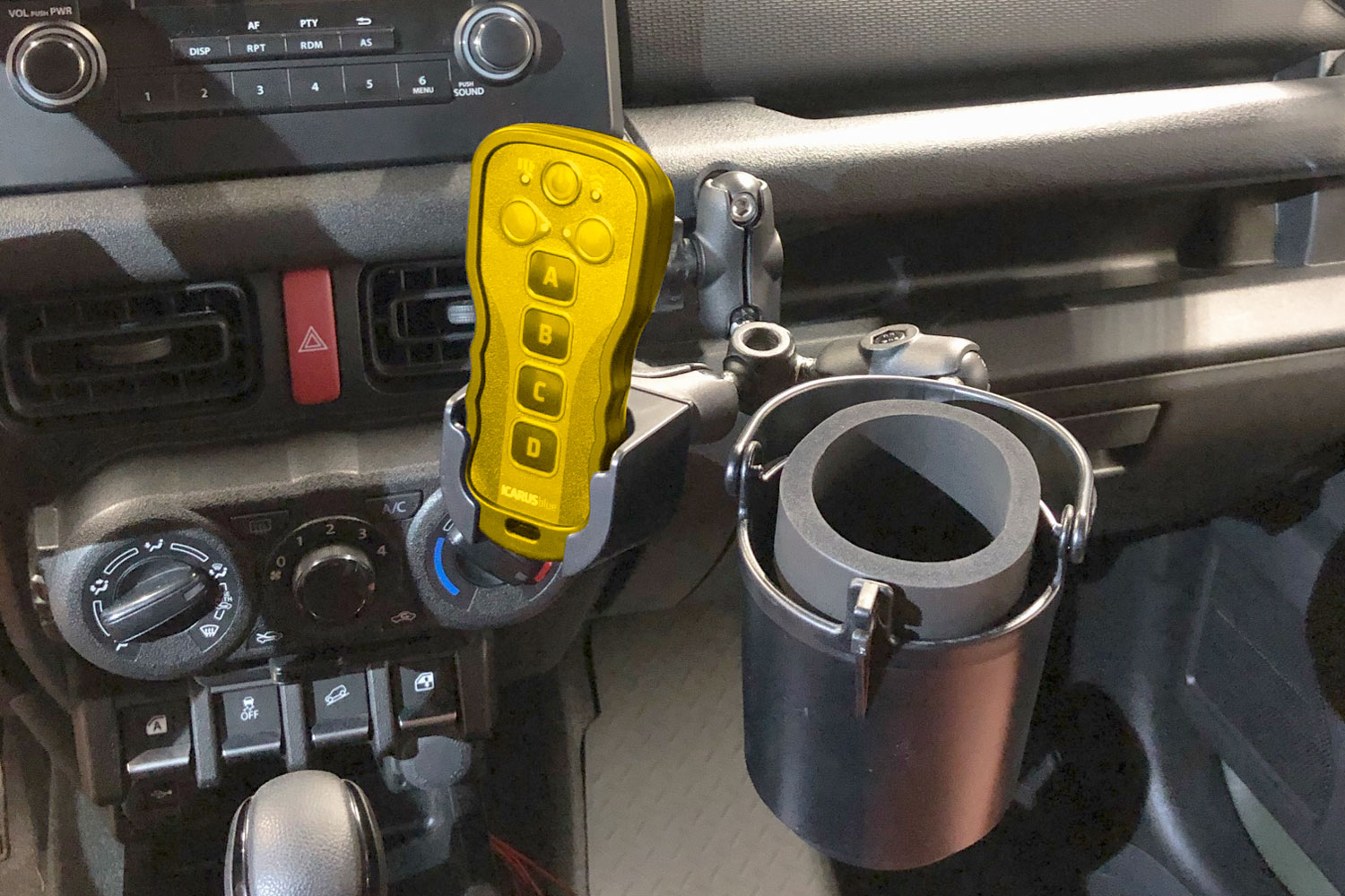 ICARUS-BLUE-TM600 ICARUS blue TM600 im Suzuki Jimny