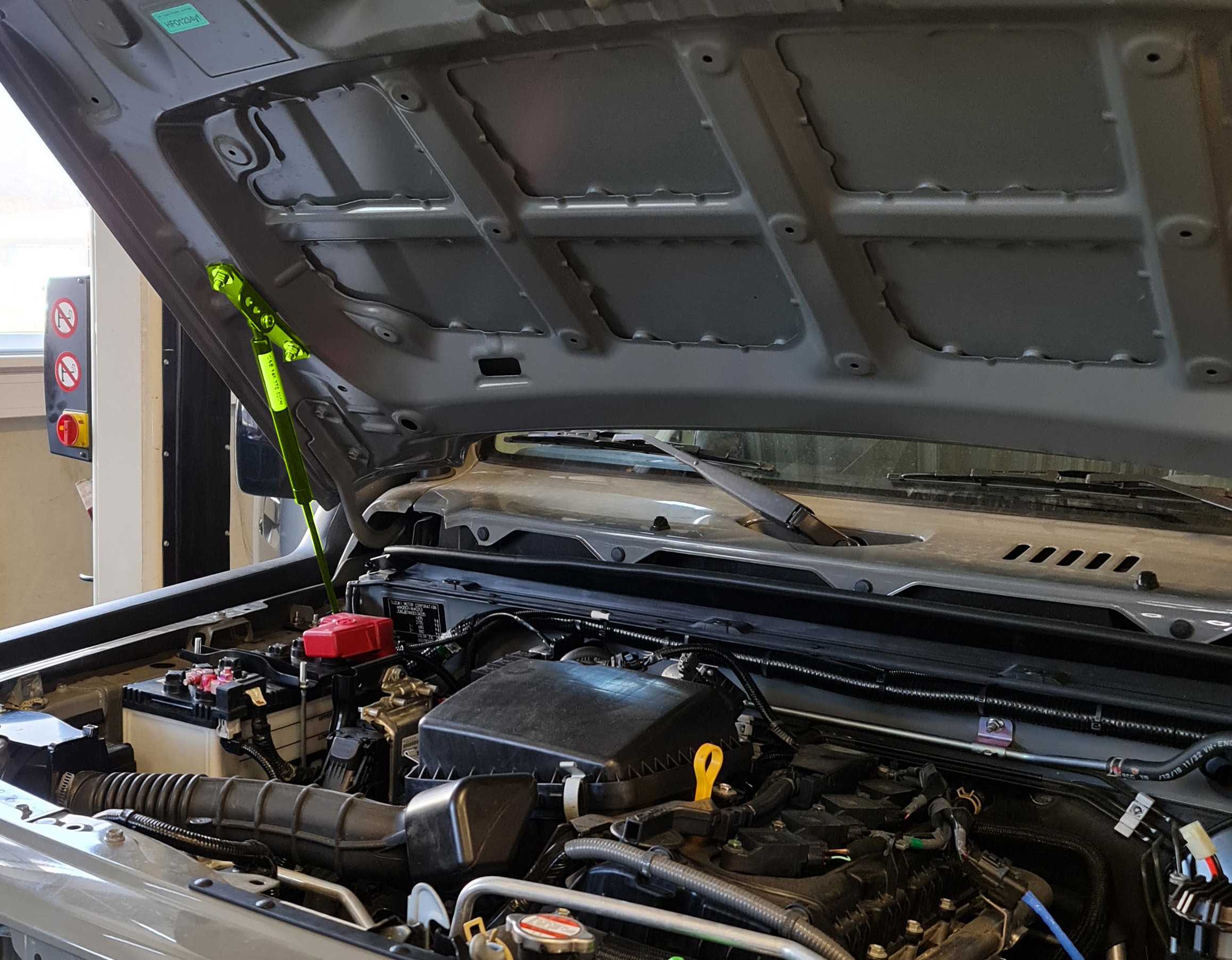 Motorhauben Dämpfer Suzuki Jimny GJ HJ