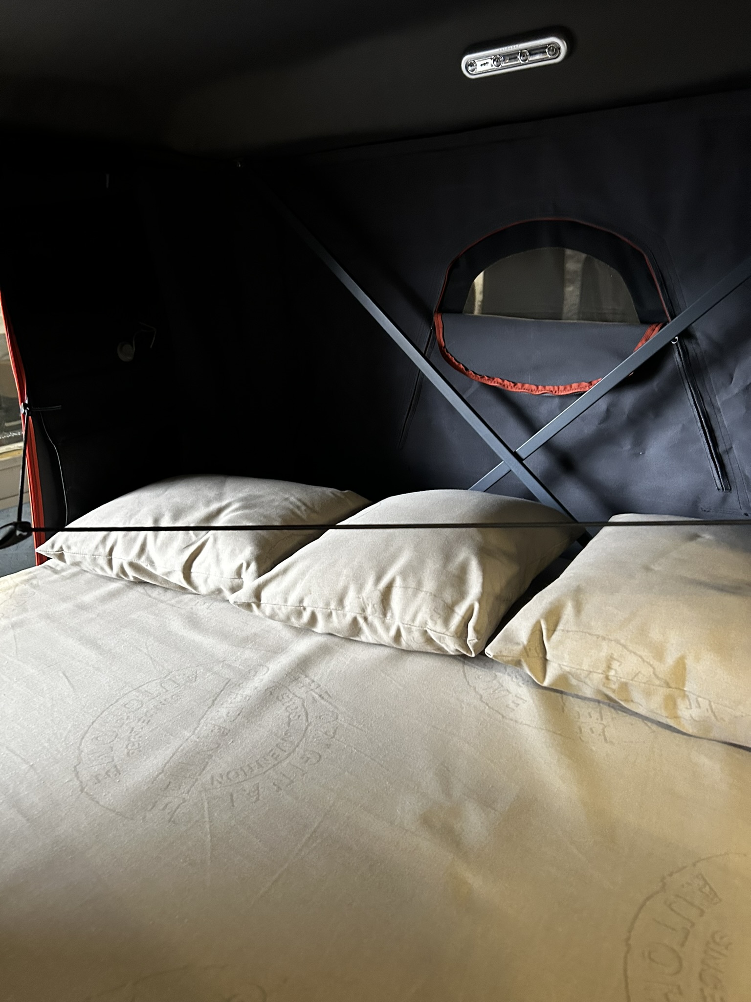 Dachzelt „Juri“ - Airlander Plus Medium "foliert olivgrün"